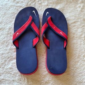 USED Nike Flip Flops